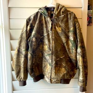 Men’s medium camo hoodie jacket.